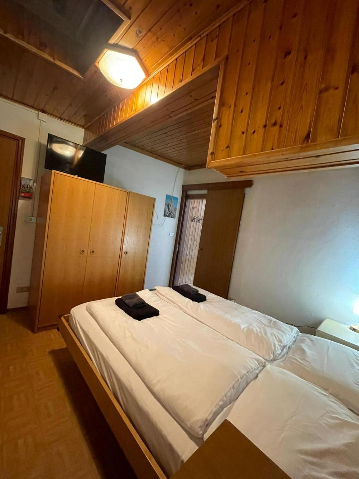 Picchio Rosso - Stanza Privata Con Bagno In Val Di Fassa Hotel Pera Екстериор снимка