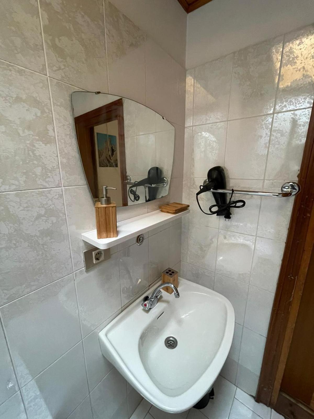 Picchio Rosso - Stanza Privata Con Bagno In Val Di Fassa Hotel Pera Екстериор снимка